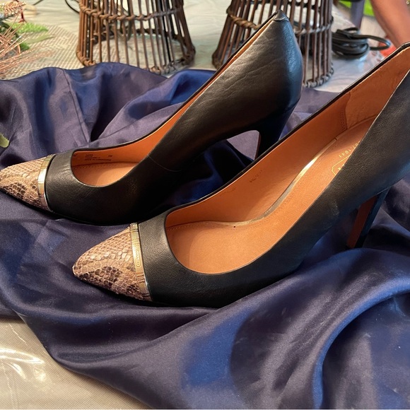 Black Coach Heels with snake print detail on the toe - Picture 4 of 4